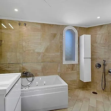 Townhouse At Naranjos Gc Holiday park Marbella